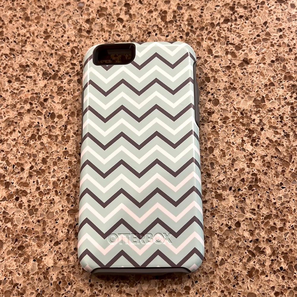 Otterbox iPhone 6,7,8 case